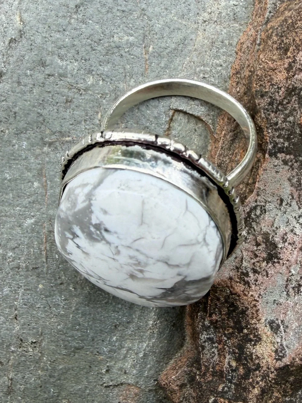Vintage White Howlite Cabochon Silver Statement Ring